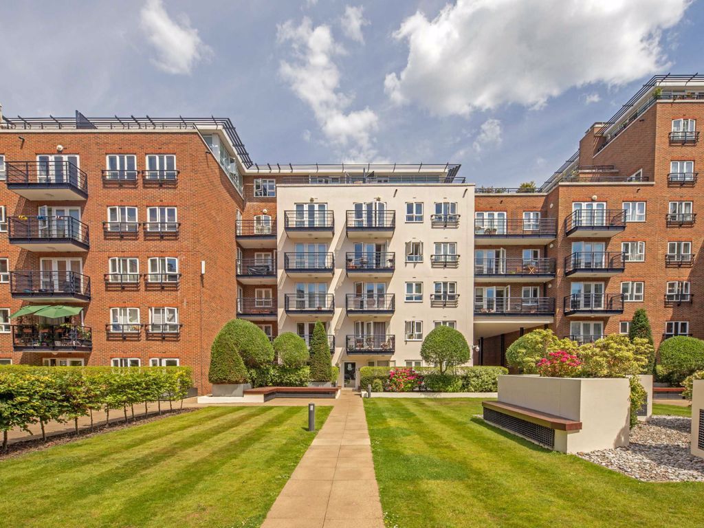2 bed flat for sale in Royal Quarter, Seven Kings Way, Kingston Upon