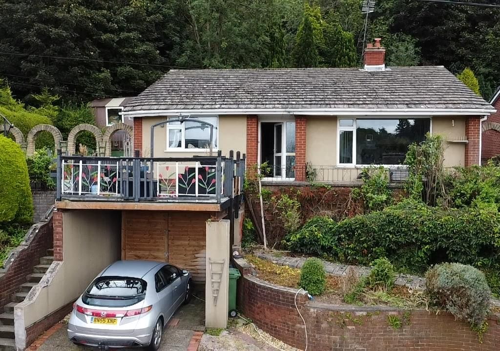 3 bed detached bungalow for sale in Green Road, Brymbo, Wrexham LL11, £