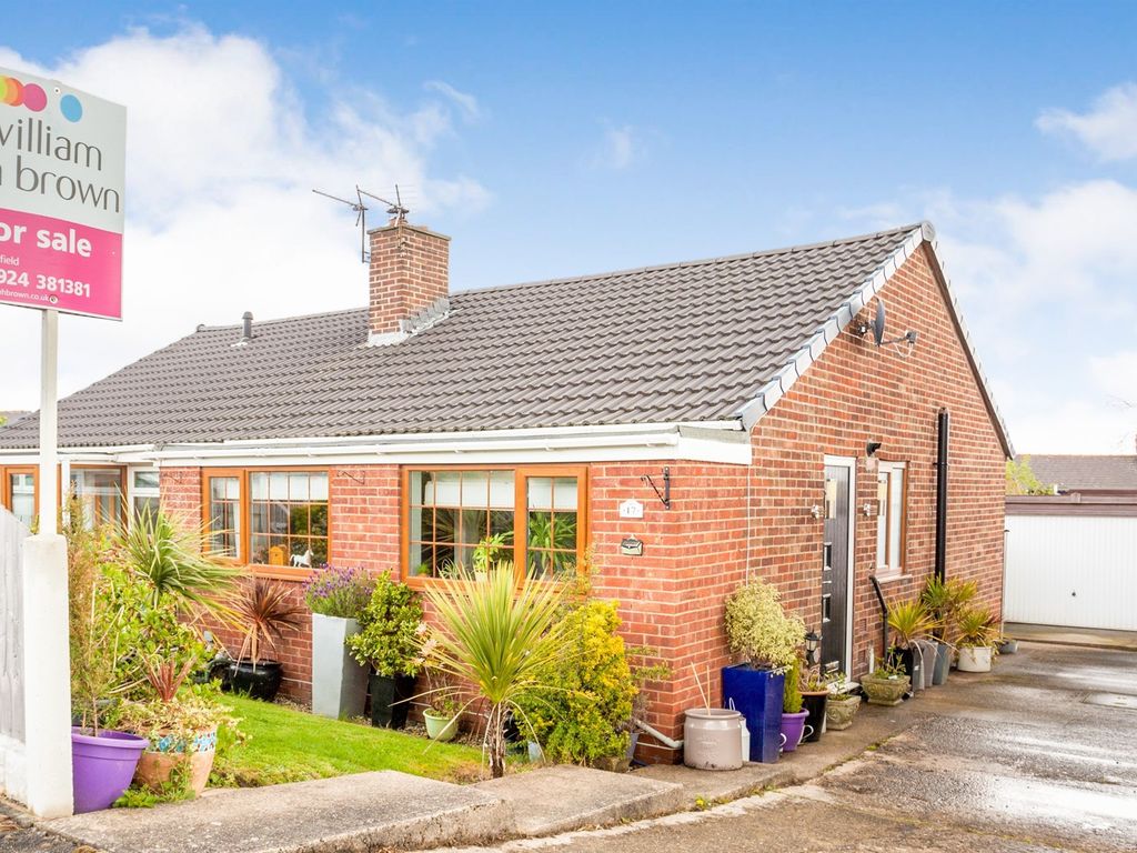 2 bed semidetached bungalow for sale in The Crescent, Netherton