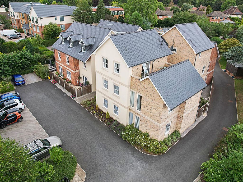 2 bed flat for sale in Egerton House Stables, Cambridge Road, Newmarket