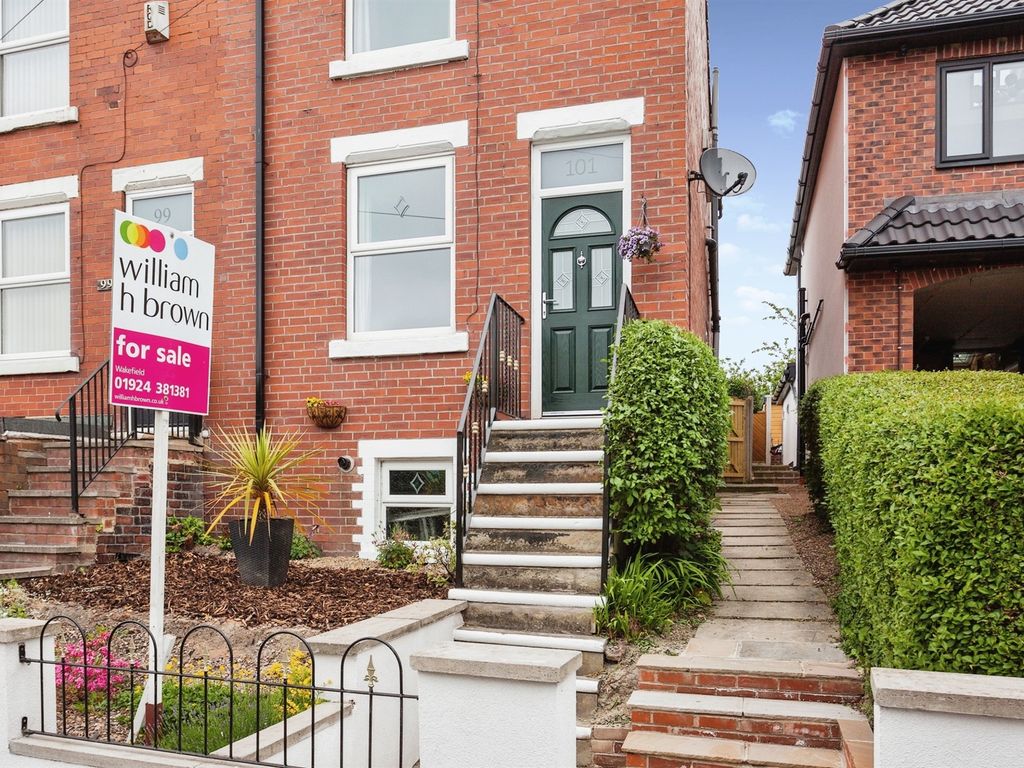 3 bed end terrace house for sale in Canal Lane, Stanley, Wakefield WF3