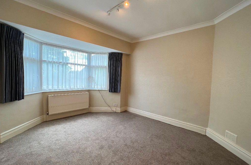 2 bed flat to rent in North End Road, London NW11 Zoopla