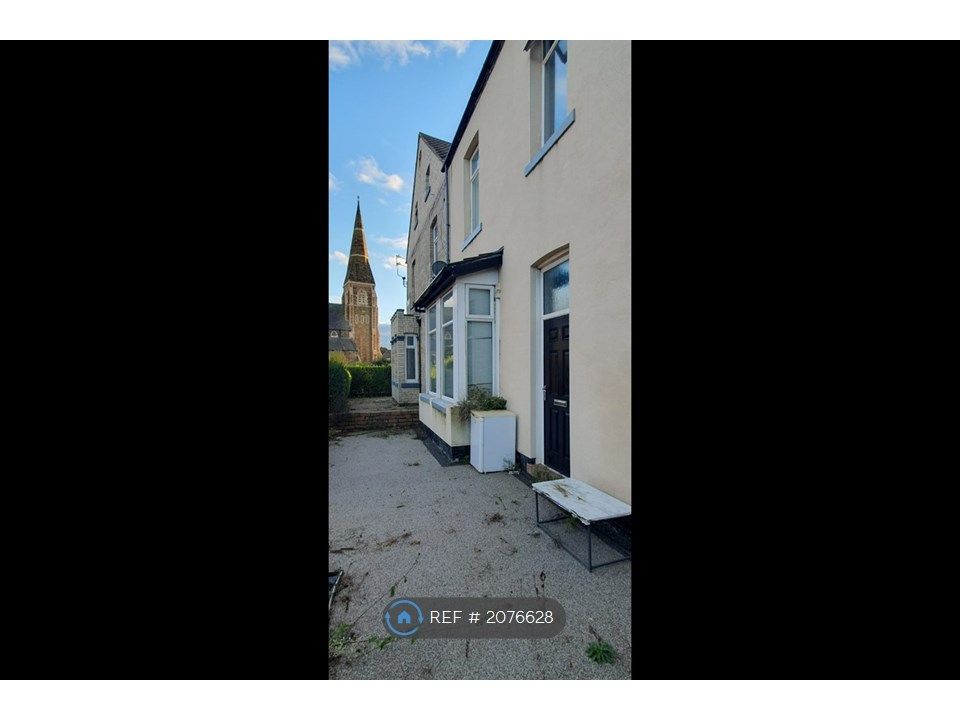 5 bed semidetached house to rent in Church Street, Redcar TS10, £1,300