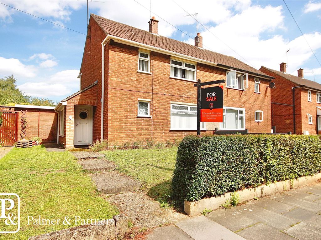 3 bed semidetached house for sale in Hawthorn Drive, Ipswich, Suffolk
