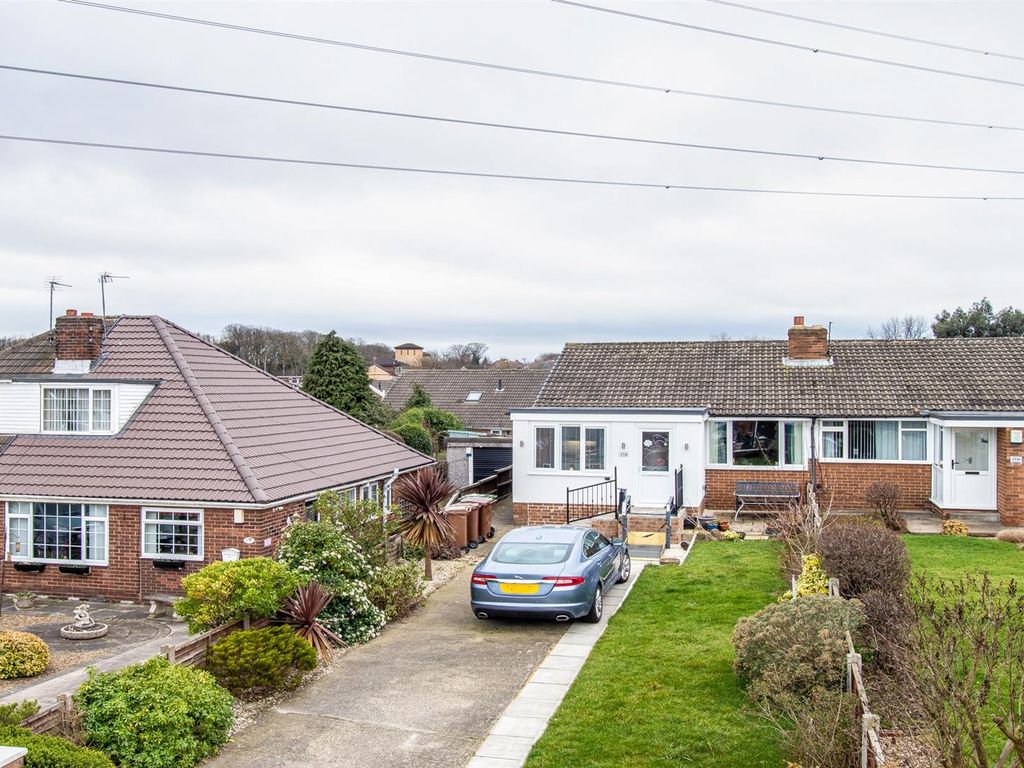 2 bed semidetached bungalow for sale in Clayton Rise, Outwood
