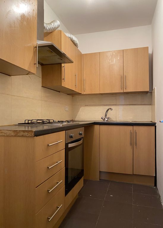 2 bed flat to rent in Rochdale Road, Middleton M24 Zoopla