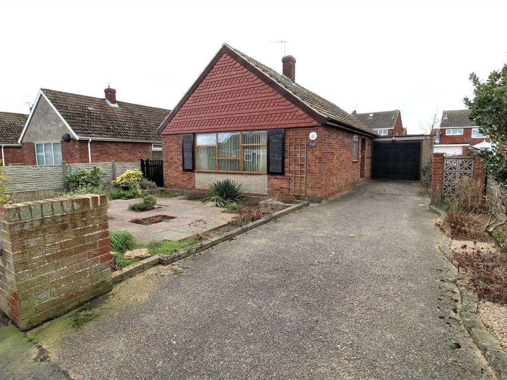 3 bed bungalow for sale in Kealholme Road, Messingham, Scunthorpe