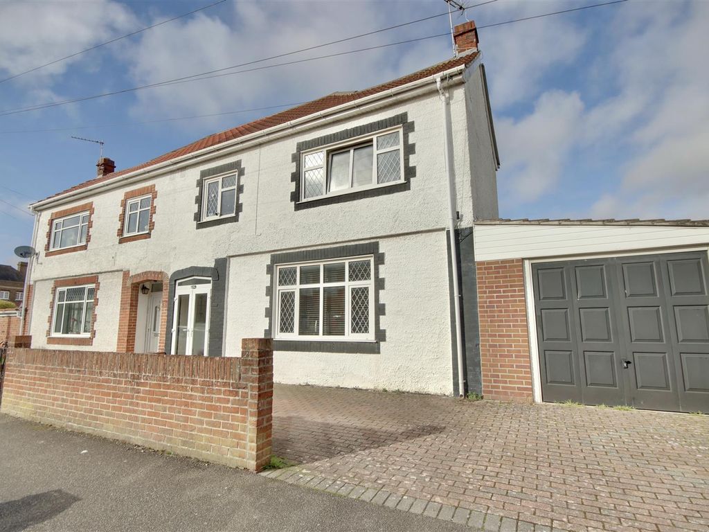 3 bed semidetached house for sale in Rosebery Avenue, Cosham