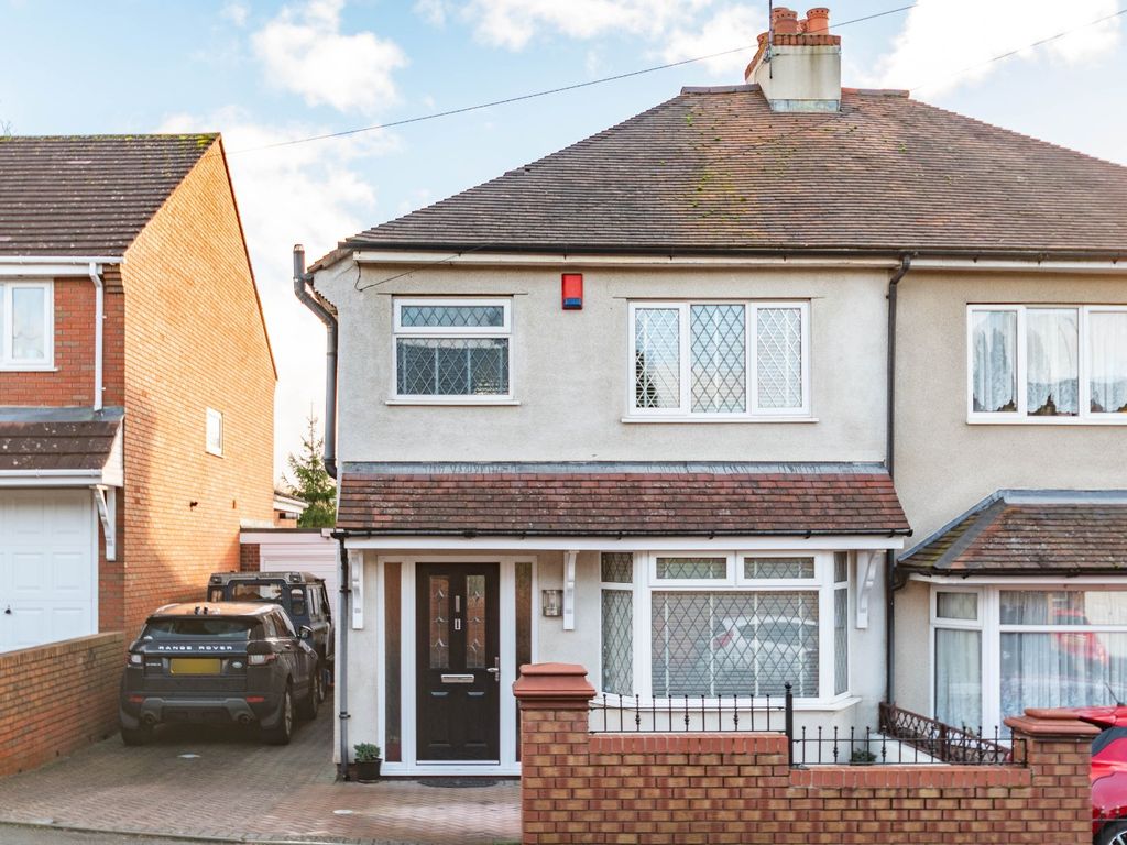3 bed semidetached house for sale in Glebe Lane, Norton, Stourbridge