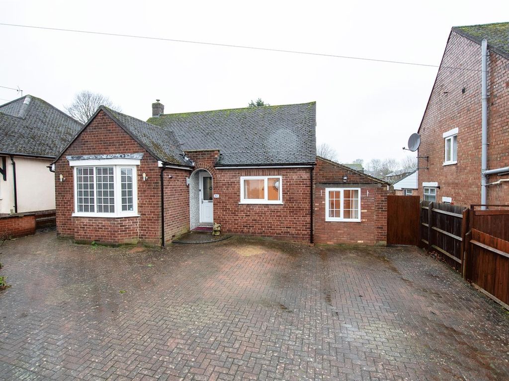 3 bed detached bungalow for sale in Nest Lane, Wellingborough NN8, £