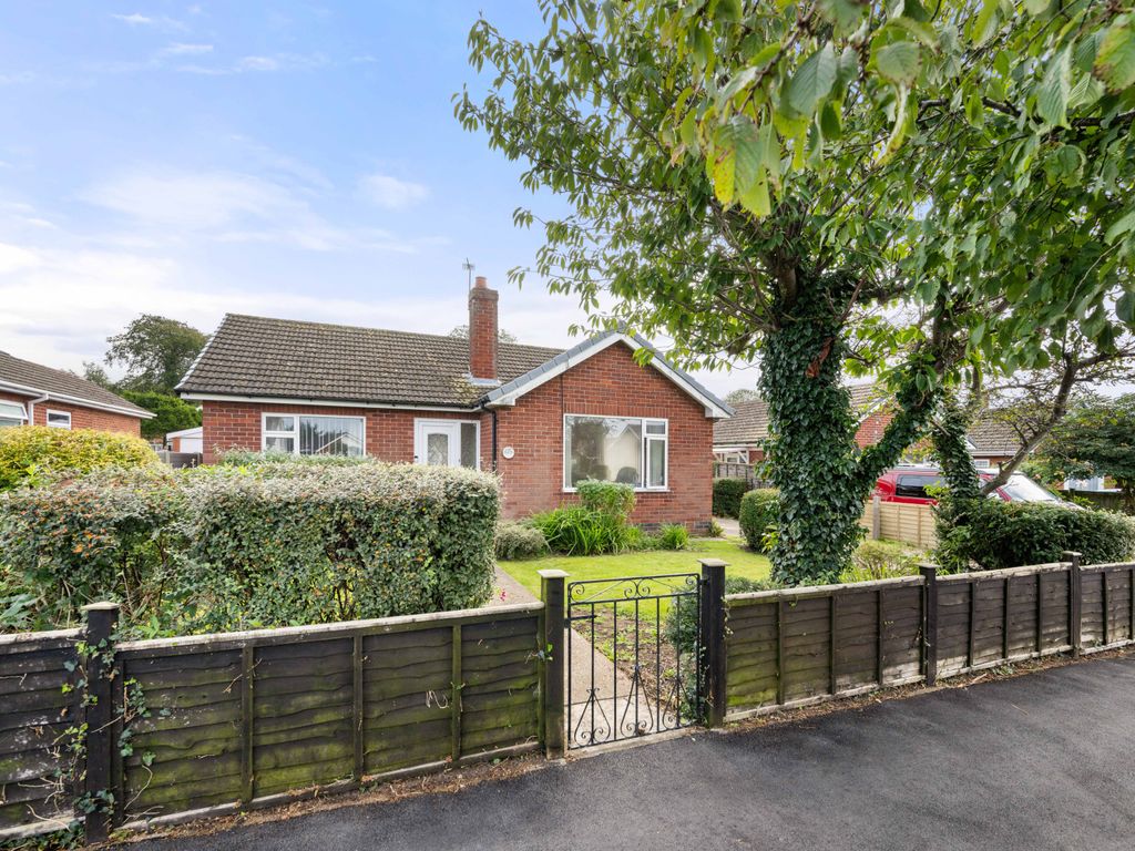 2 bed detached bungalow for sale in Linden Drive, Burgh Le Marsh PE24