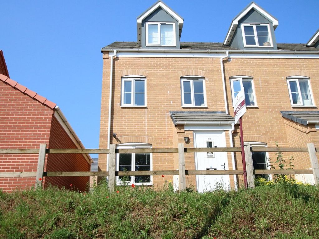 3 bed end terrace house for sale in Stowmarket Road, Great Blakenham