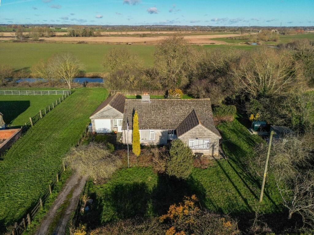 3 bed bungalow for sale in Whaddon Lane, Trowbridge BA14, £375,000 Zoopla