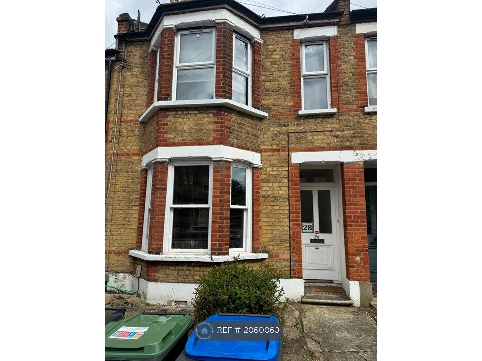 2 bed to rent in Queen Mary Road, London SE19, £1,600 pcm