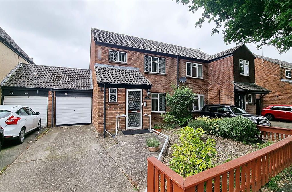 3 bed semidetached house for sale in Piper Road, Yate, Bristol BS37