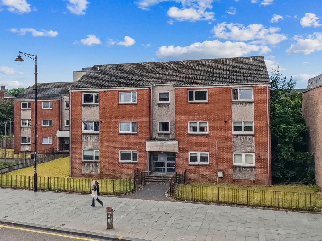 3 bed flat for sale in Main Street, Rutherglen, Glasgow G73, £75,000