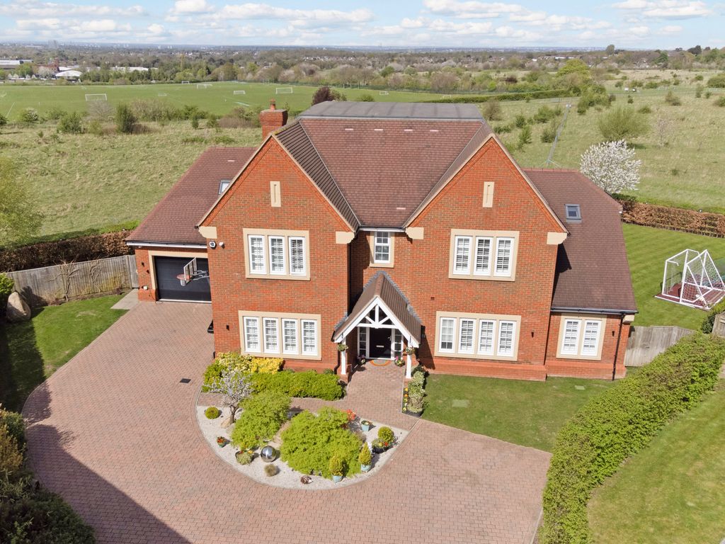 5 bed detached house for sale in Priest Hill Close, Epsom KT17, £