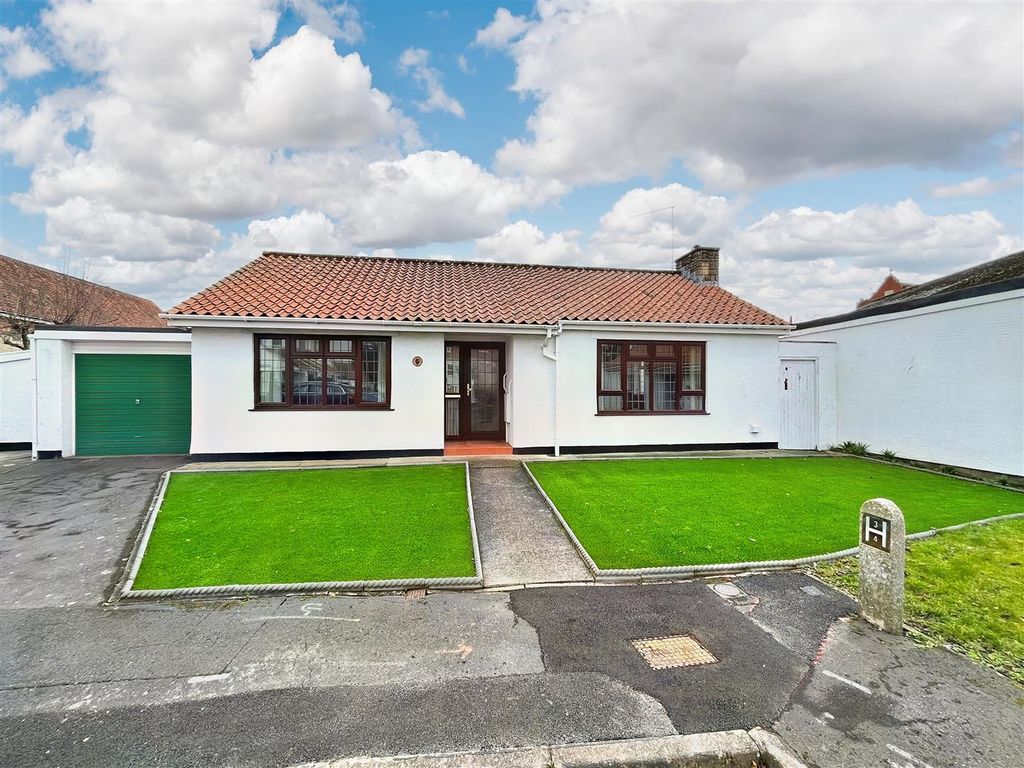 2 bed detached bungalow for sale in Priory Gardens, Shirehampton