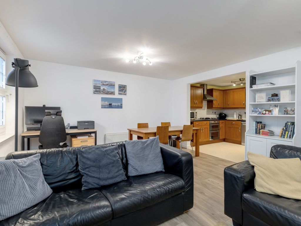 2 bed flat for sale in 3/2 Dalry Gait, Dalry EH11, £275,000 Zoopla
