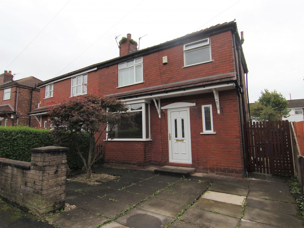 3 bed semidetached house to rent in Ashdale Crescent, Droylsden M43, £