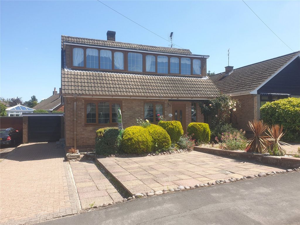 3 bed bungalow for sale in Trentham Road, Hartshill, Nuneaton