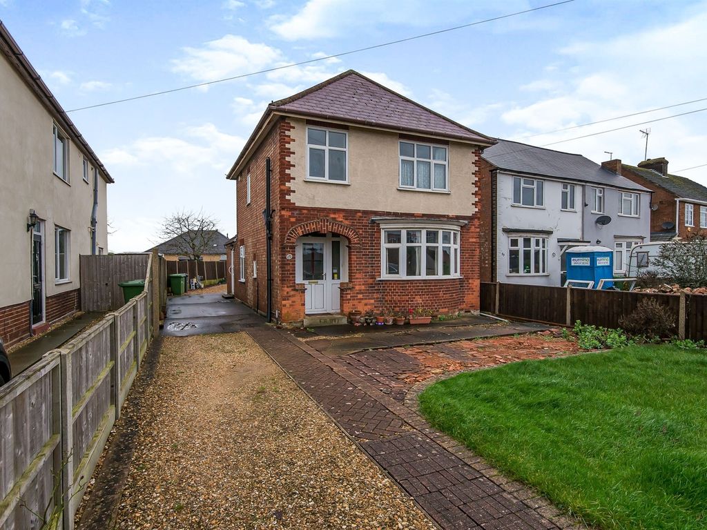 3 bed detached house for sale in Peterborough Road, Farcet
