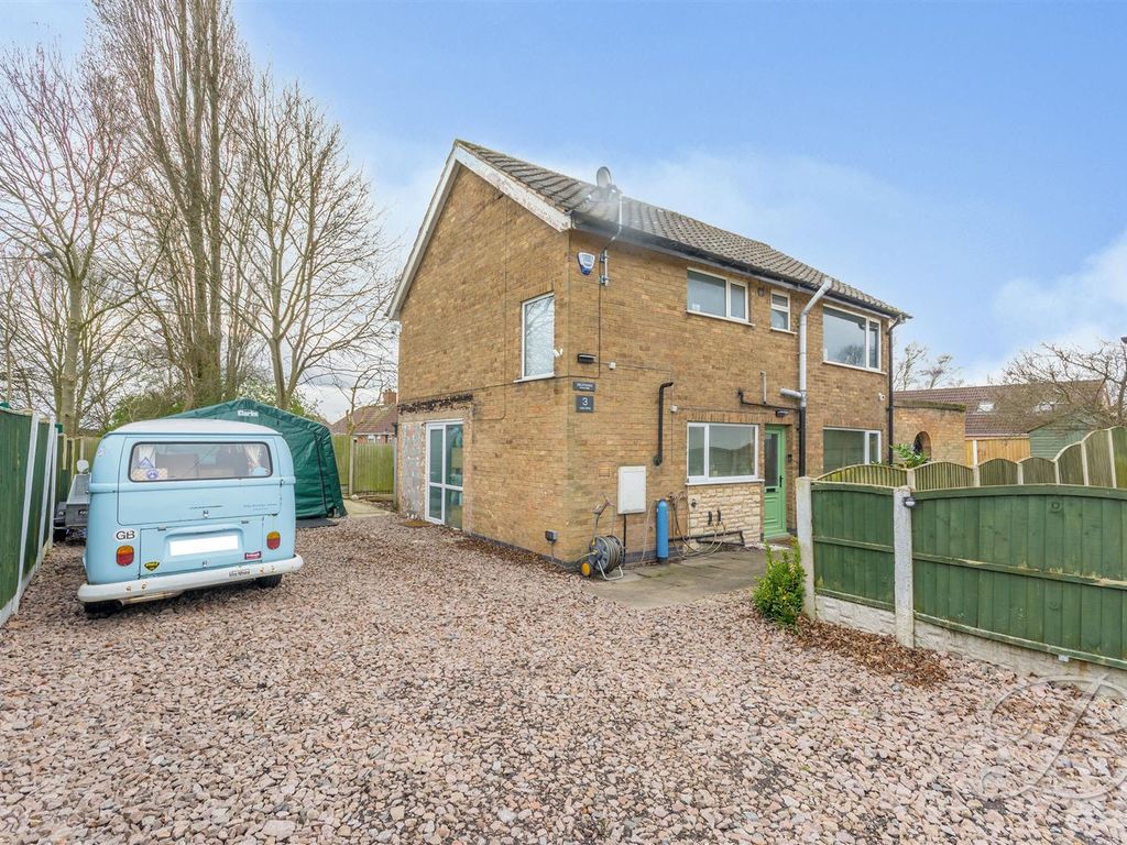 3 bed detached house for sale in West Drive, Edwinstowe, Mansfield NG21