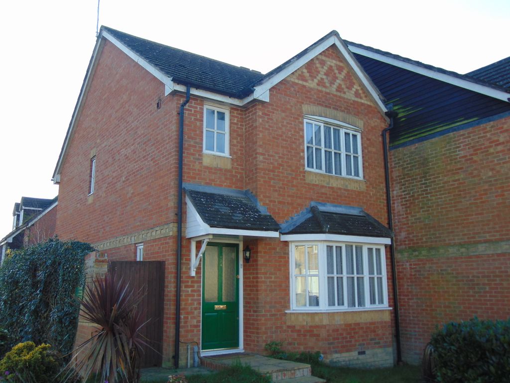 3 bed semidetached house to rent in Canterbury Road, Willesborough