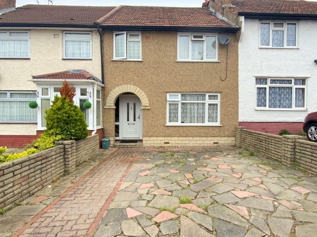 3 bed terraced house for sale in Tadworth Road, London NW2 Zoopla