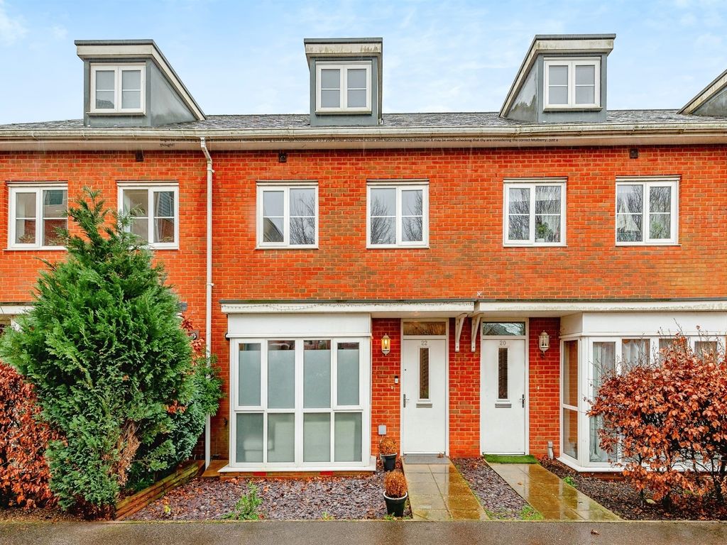 5 bed town house for sale in Powell Gardens, Redhill RH1, £500,000 Zoopla
