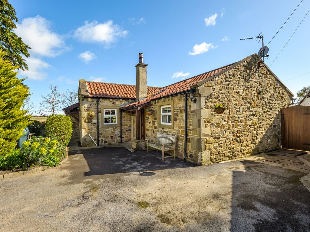 4 bed detached bungalow for sale in Random, Low Buston, Warkworth