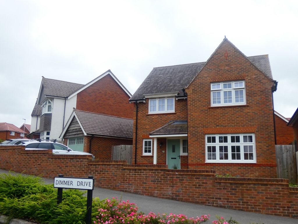 4 bed detached house to rent in Dimmer Drive, Wilton, Salisbury