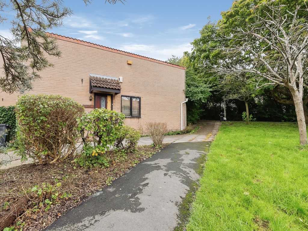 2 bed semidetached house for sale in Holly Close, Speedwell, Bristol