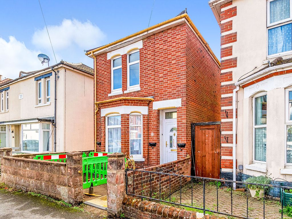 3 bed detached house for sale in Heysham Road, Southampton, Hampshire