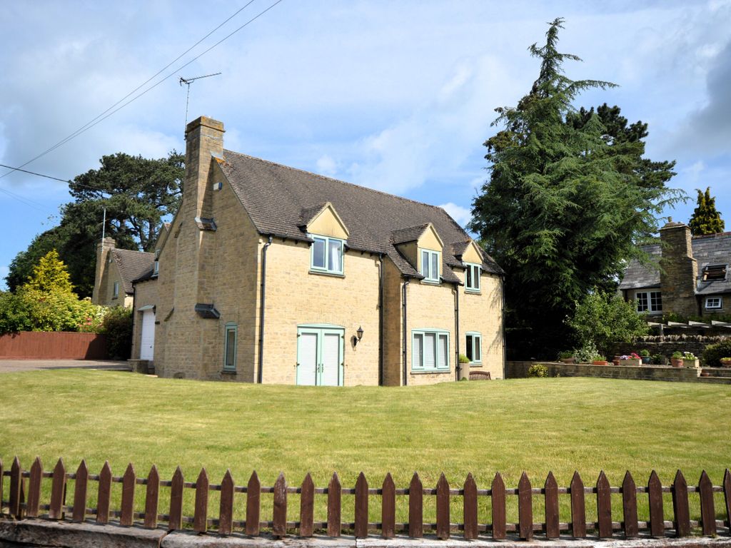 4 bed detached house for sale in Frog Lane, MiltonUnderWychwood