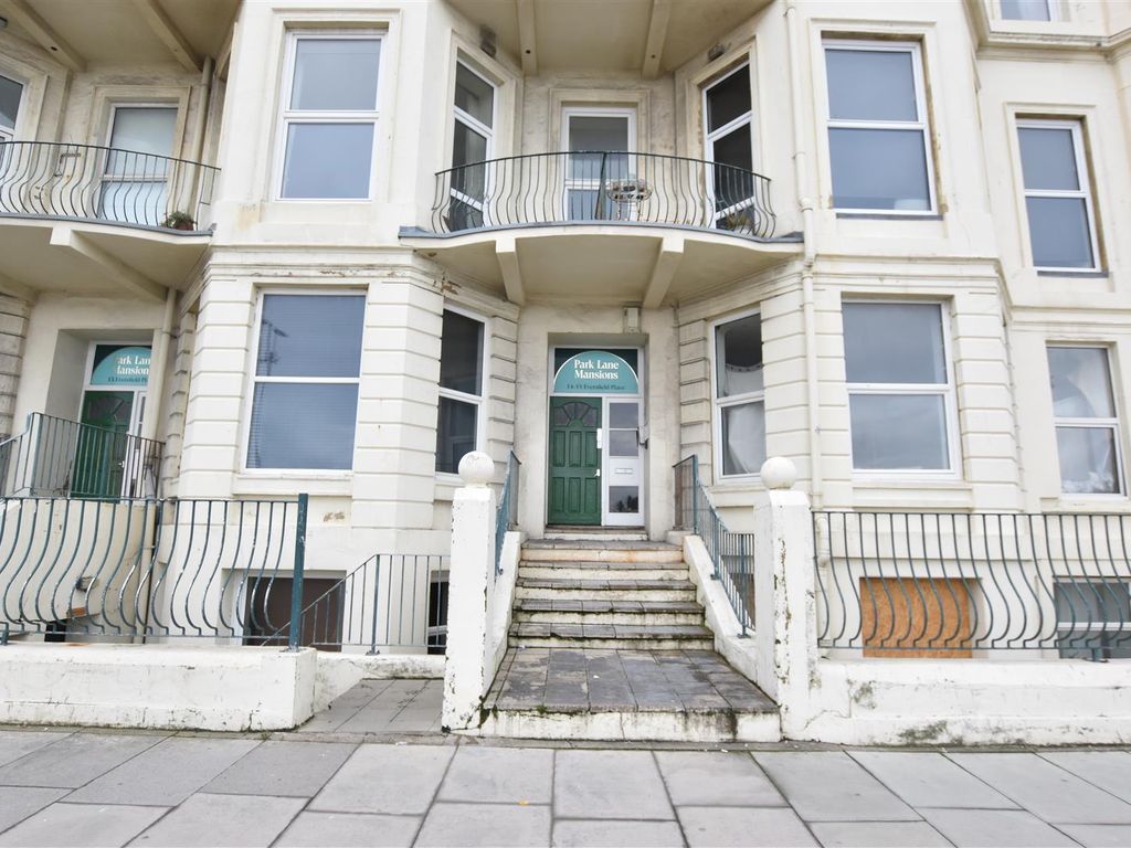 1 bed flat to rent in Eversfield Place, St. LeonardsOnSea TN37, £785