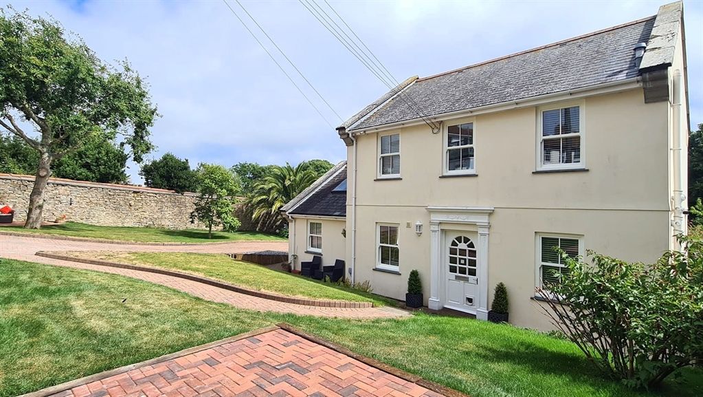 3 bed detached house for sale in Penzance TR18 Zoopla