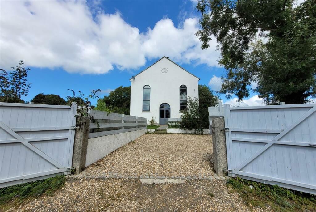 6 bed detached house for sale in Horsedowns, Praze, Camborne TR14, £