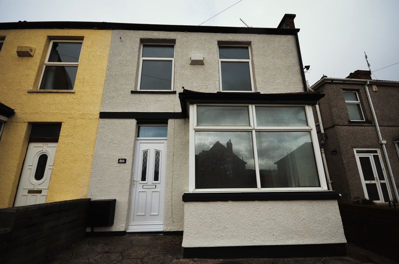 3 bed end terrace house to rent in St. Johns Lane, Bedminster, Bristol