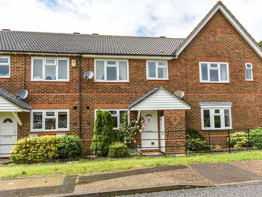 3 bed terraced house to rent in Meadowside Walk, Tangmere, Chichester