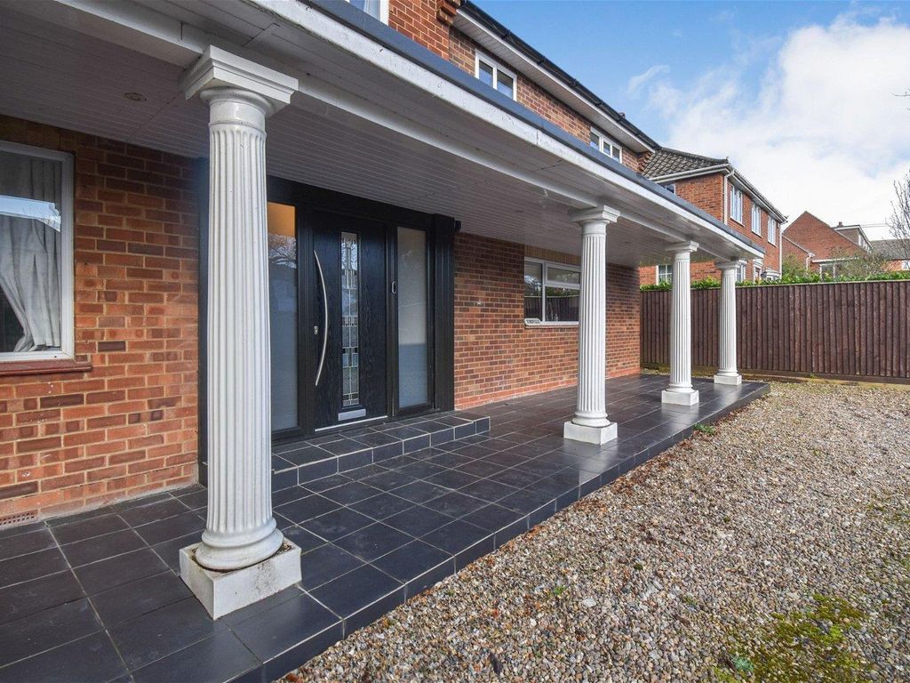 4 bed semidetached house for sale in Main Road, BarnoldbyLeBeck