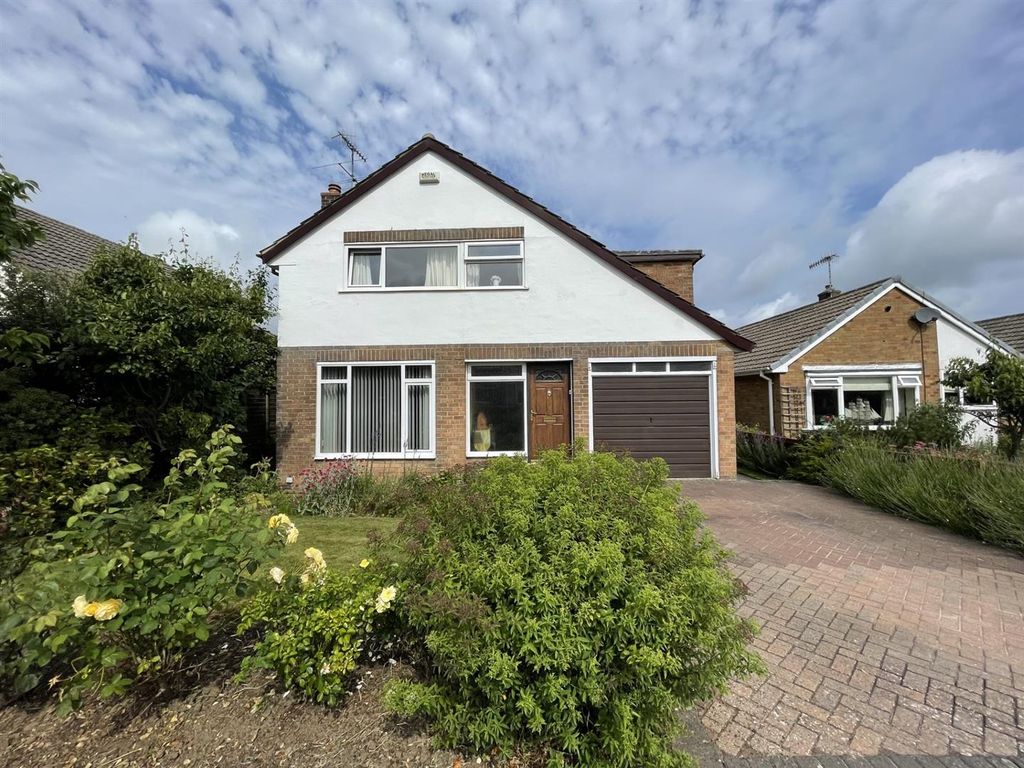 5 bed property for sale in Sea View Crescent, Scarborough YO11 Zoopla