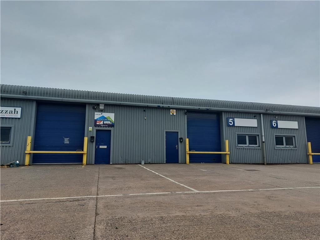 Light industrial to let in Unit 11, Dunton Trading Estate, Mount Street