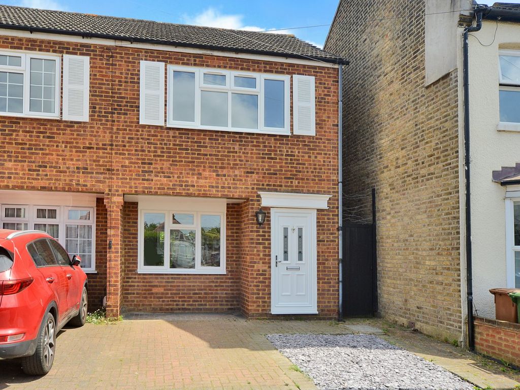 2 bed end terrace house for sale in Longfellow Road, Worcester Park KT4