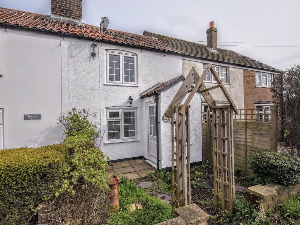 2 bed cottage for sale in Main Road, Utterby LN11 Zoopla