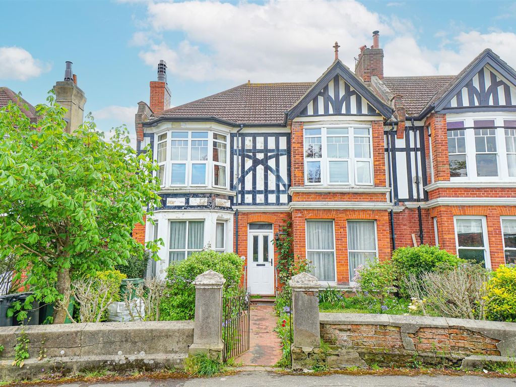 4 bed flat for sale in Priory Avenue, Hastings TN34 Zoopla