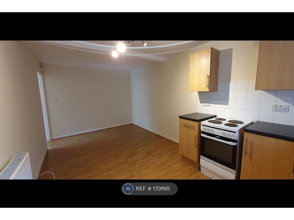 2 bed flat to rent in Chesterfield Road North, Pleasley, Mansfield NG19