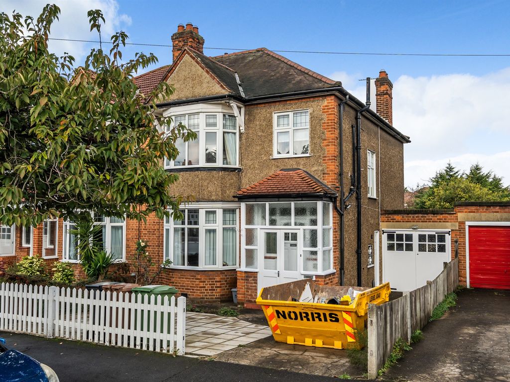 3 bed semidetached house for sale in Callander Road, London SE6, £