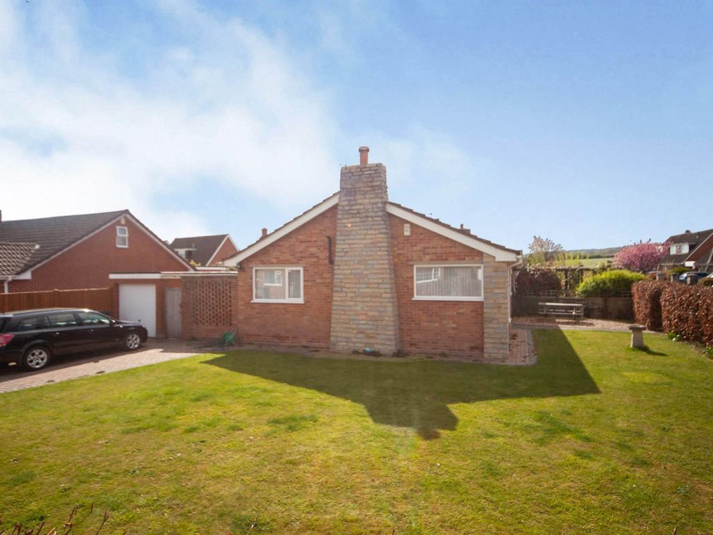 2 bed semidetached bungalow for sale in Woodlands Drive, Ruishton