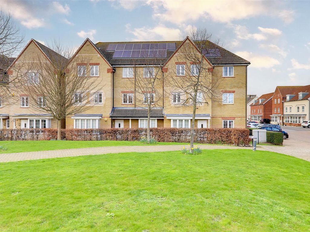 2 bed flat for sale in Overton Road, Worthing BN13, £260,000 Zoopla